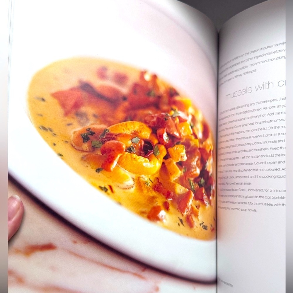 📚✨ Gordon Ramsay: Fish & Shellfish — Rare Cookbook ✨📚 - Picture 10 of 15